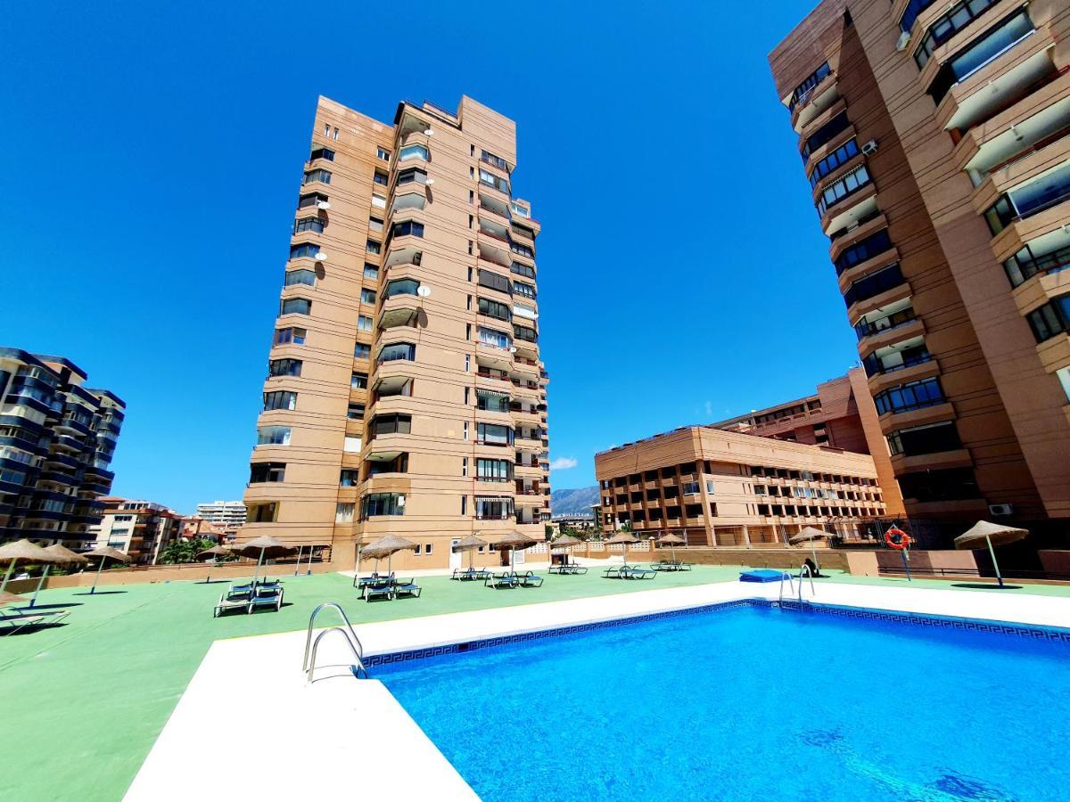 Апартаменты Marina Tower Фуэнхирола Экстерьер фото